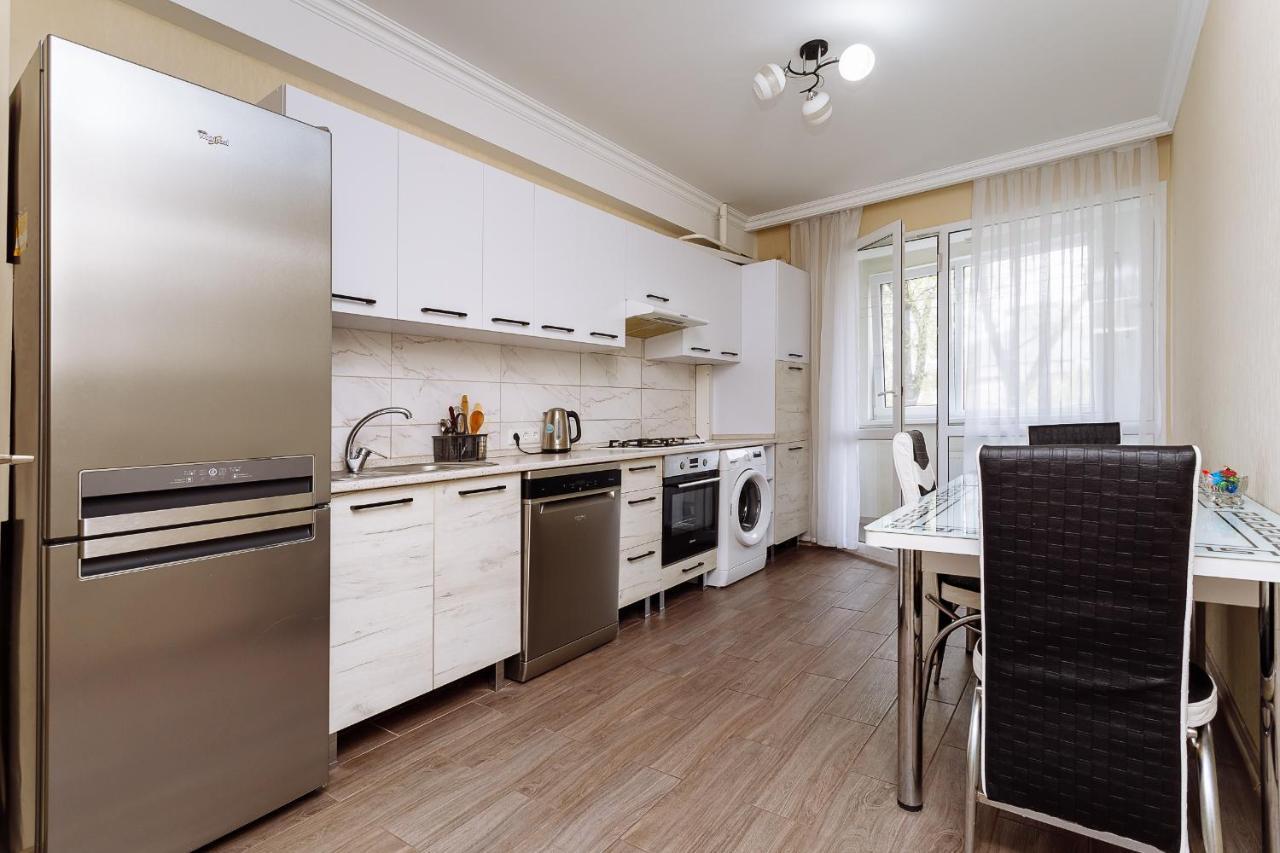 Apartament Confortabil In Centrul Orasului! Chisinau Luaran gambar